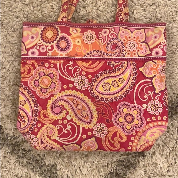 Vera Bradley Handbags - ❗️LAST DAY❗️ Vera Bradley Tote Bag